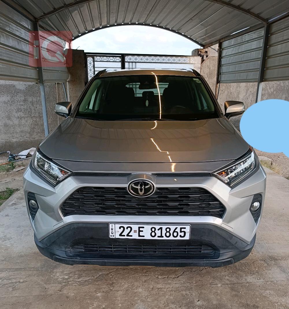 تۆیۆتا ڕاڤ 4